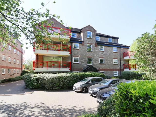 Flat for sale in London Borough of Bromley, Greater London