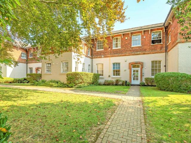 Flat for sale in Charlotteville, Westborough