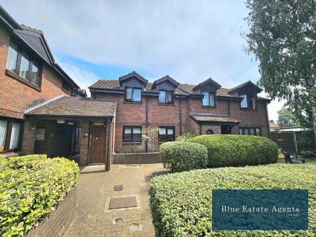 Flat for sale in London Borough of Hounslow, Heston
