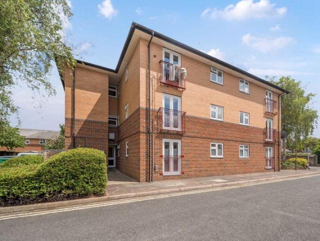 Flat for sale in The Slade, Oxfordshire