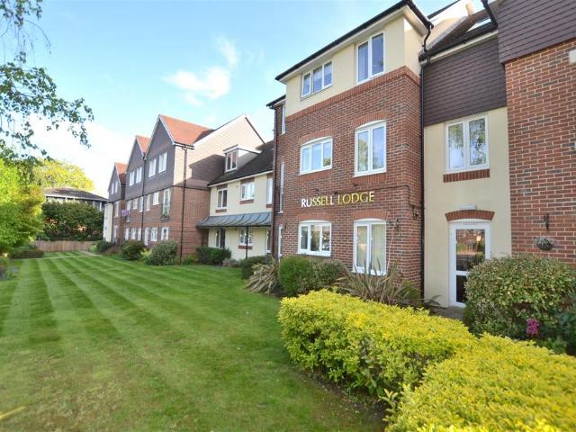 Flat for sale in Fleet, Hart