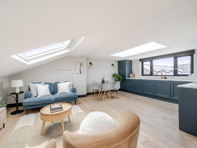 Flat for sale in West Kensington, Greater London