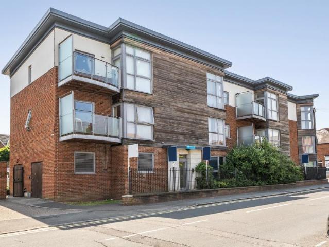 Flat for sale in Castlefield, Cressex