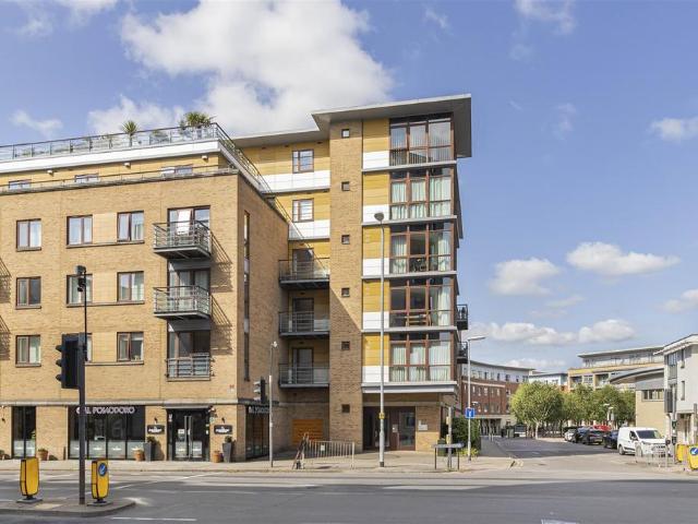 Flat for sale in Arbury, Cambridgeshire