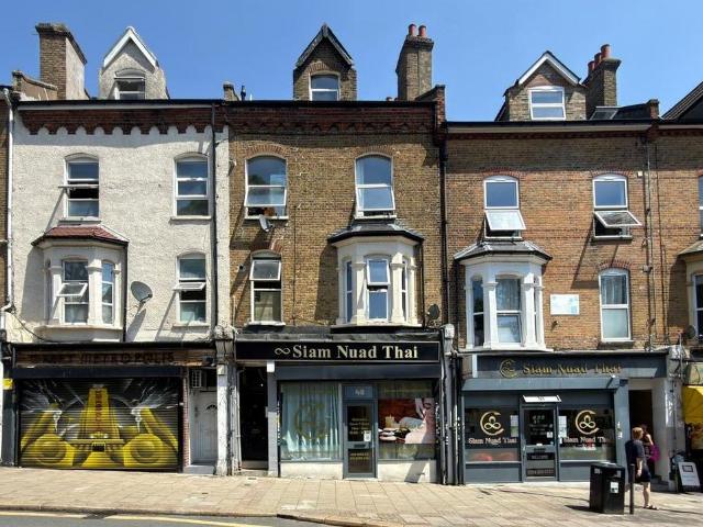Flat for sale in Penge, Greater London