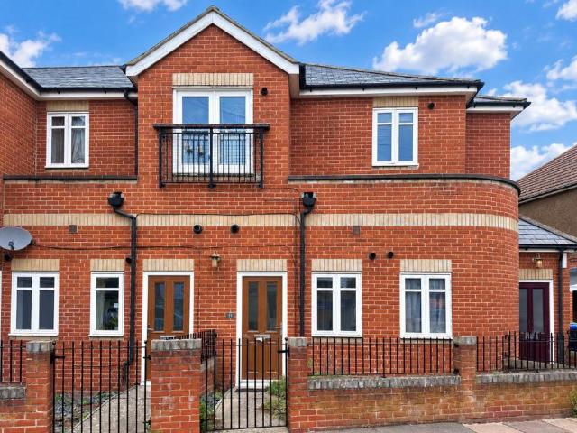 Flat for sale in Worthing, West Sussex