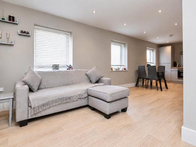 Flat for sale in Maney, Birmingham