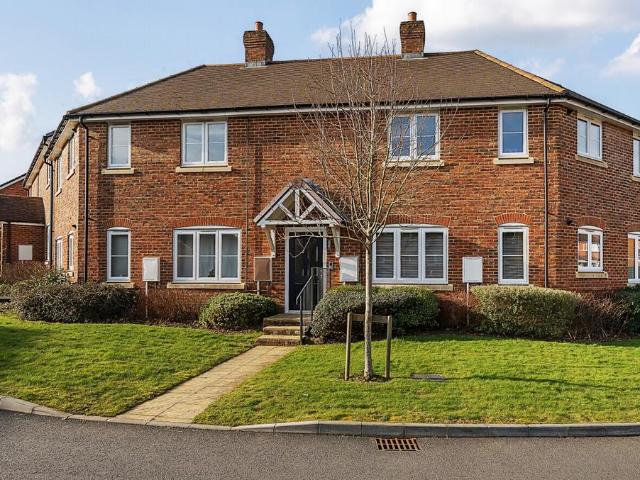Flat for sale in Chawton End, East Hampshire
