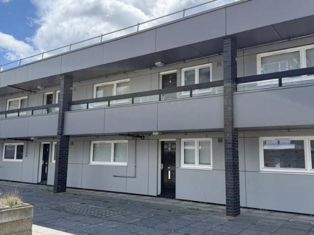 Flat for sale in Rotherhithe, Greater London