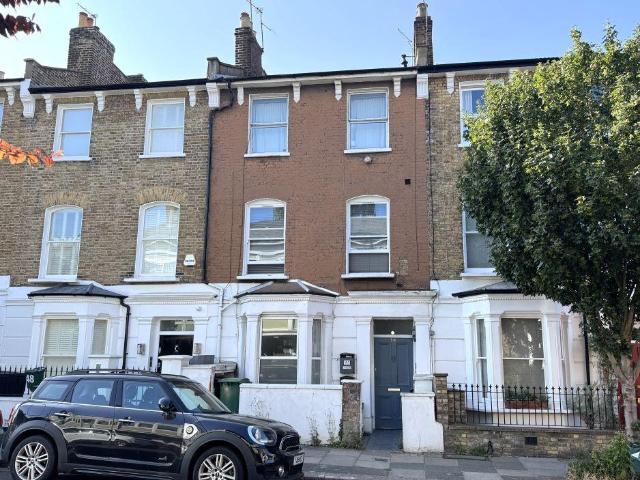Flat for sale in Dartmouth Park, Greater London