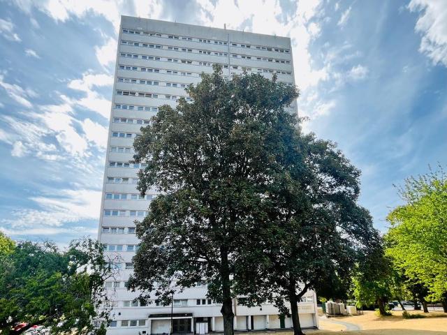 Flat for sale in Selly Park, Birmingham