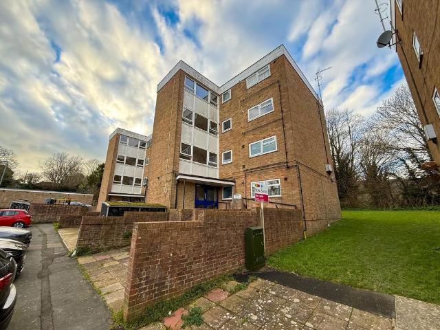 Flat for sale in Ratton Village, Eastbourne