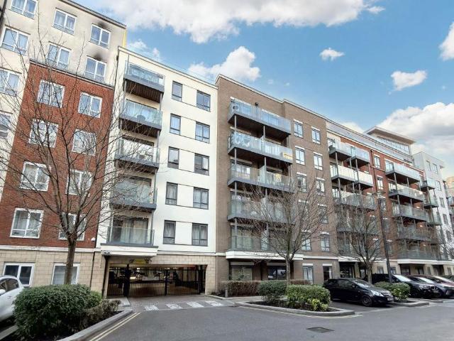 Flat for sale in Colindale, Greater London