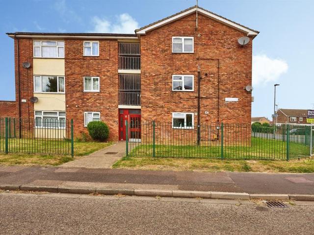 Flat for sale in Peterborough