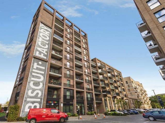 Flat for sale in Huntley Wharf, Reading