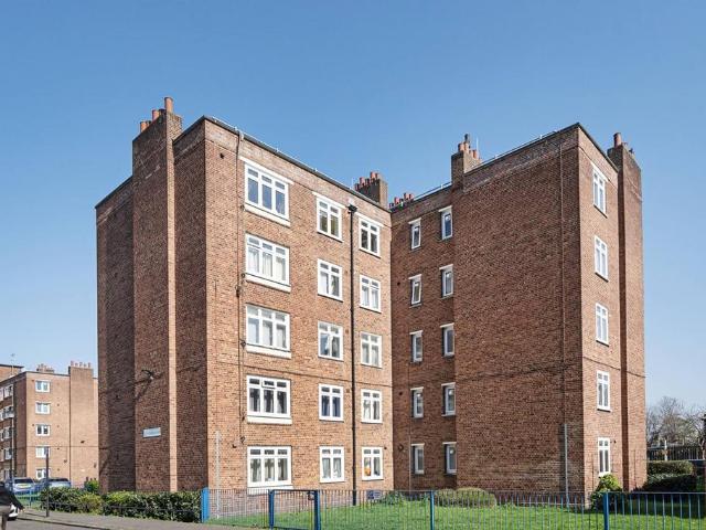 Flat for sale in Homerton, Greater London