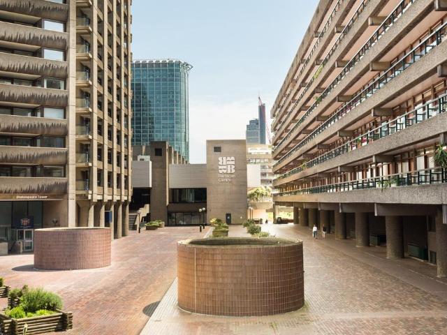 Flat for sale in Lyons, Greater London