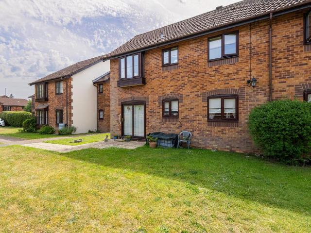 Flat for sale in Crostwick, Norfolk
