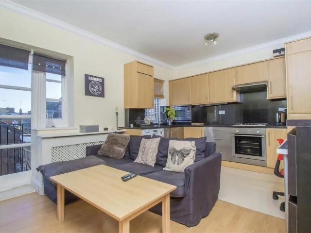 Flat for sale in Paddington, Greater London