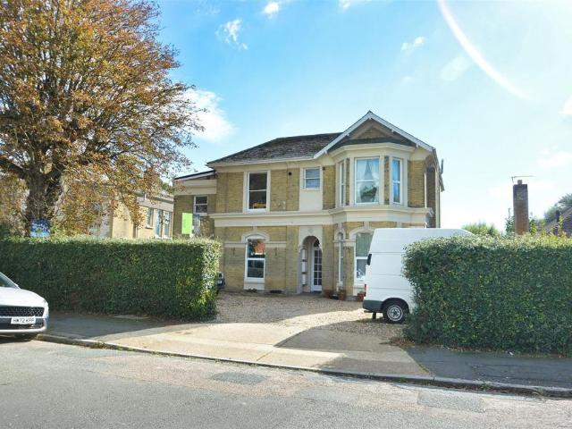 Flat for sale in Binstead, Ryde