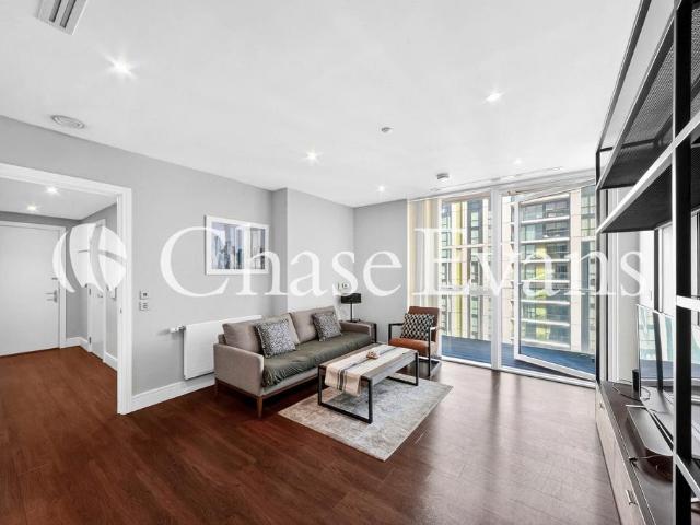 Flat for sale in Isle Of Dogs, Greater London