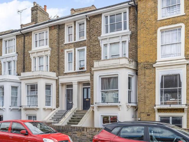 Flat for sale in London Borough of Lewisham, New Cross