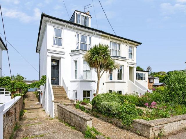 Flat for sale in Perryfields, West Sussex
