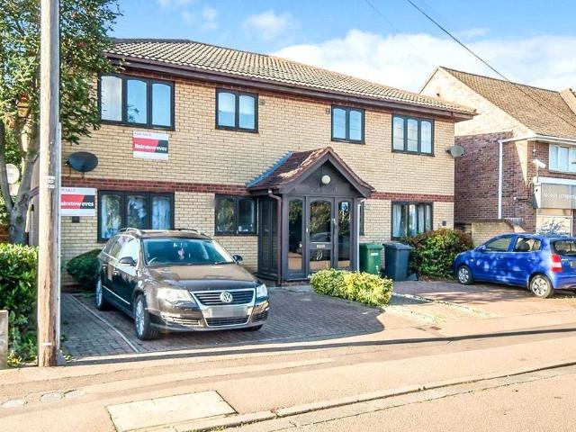 Flat for sale in North Bretton, Peterborough
