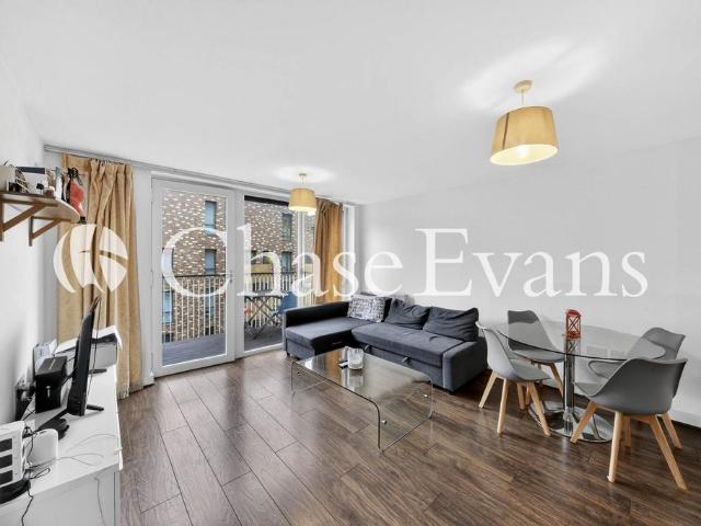 Flat for sale in Bromley-by-Bow, Poplar Grove