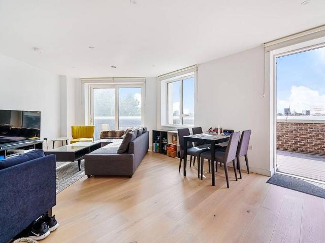 Flat for sale in Elephant and Castle, Greater London