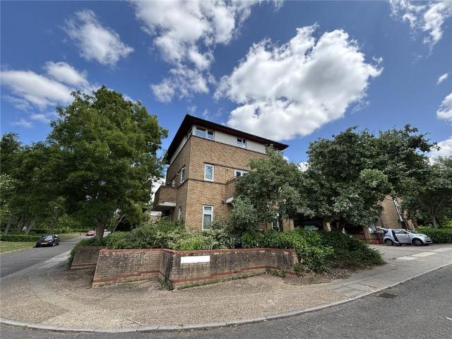 Flat for sale in Milton Keynes