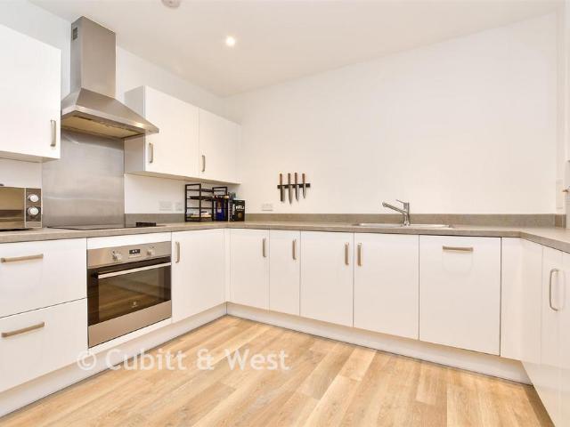 Flat for sale in Greater London