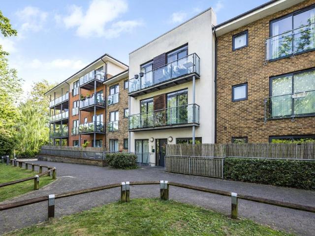 Flat for sale in London Borough of Lewisham, Greater London