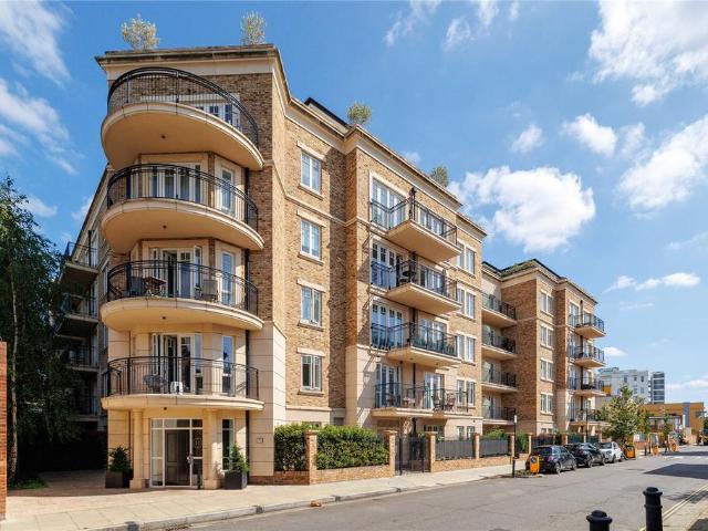 Flat for sale in Fulham, Greater London