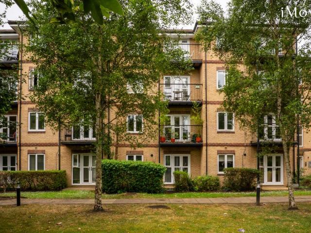 Flat for sale in Crystal Palace, Greater London