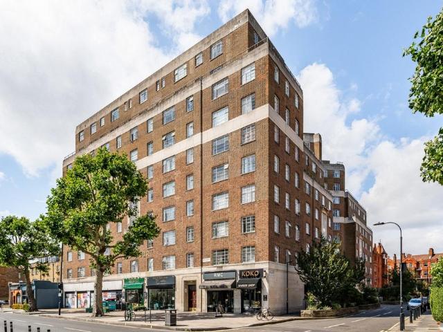 Flat for sale in Hammersmith, Greater London