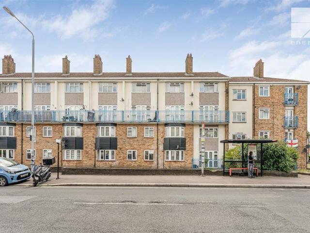 Flat for sale in Higham Hill, Greater London