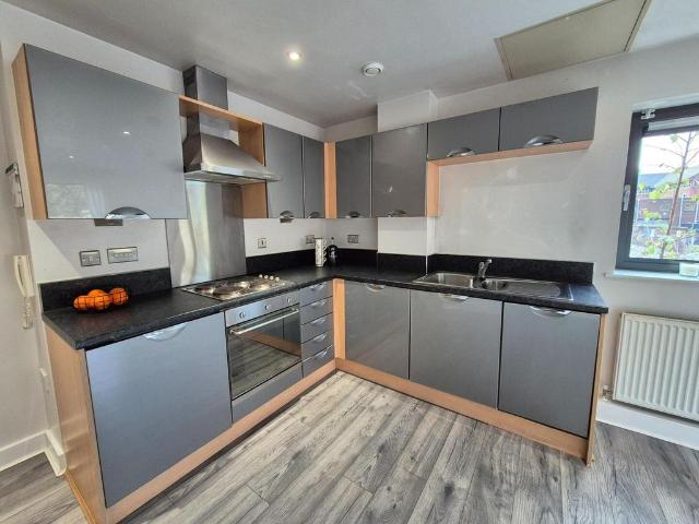 Flat for sale in Broomfield, South Yorkshire