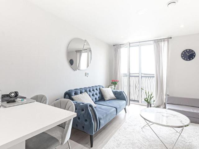 Flat for sale in Pimlico, Greater London