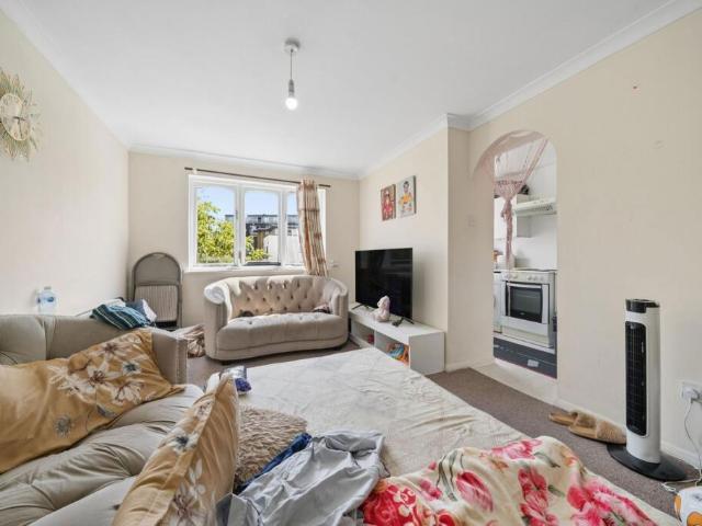 Flat for sale in London Borough of Lewisham, New Cross