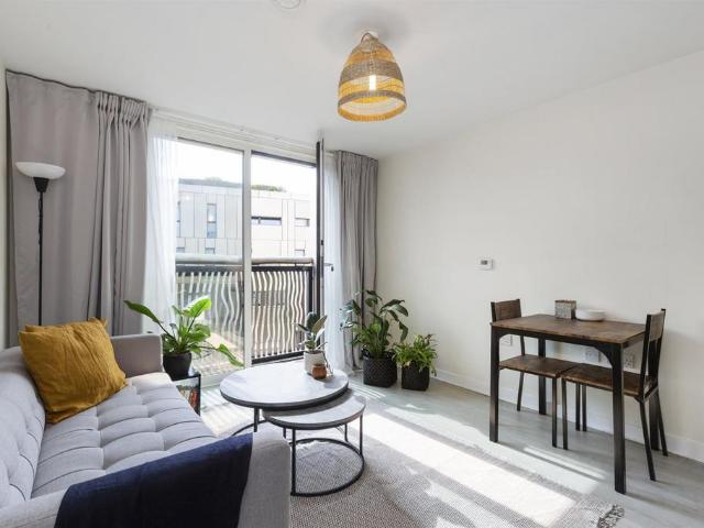 Flat for sale in Pimlico, Greater London