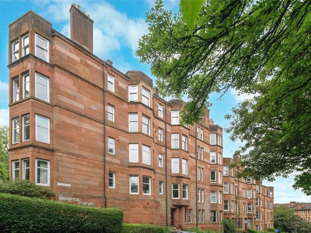 Flat for sale in Langside, Scotland