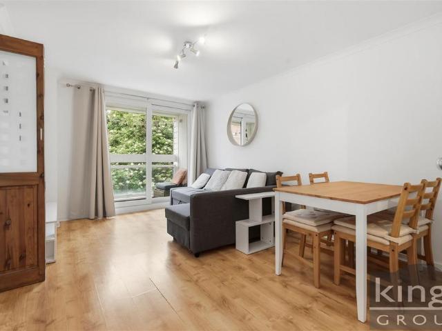Flat for sale in South Tottenham, Greater London
