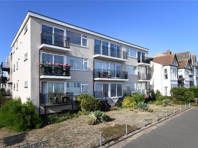 Flat for sale in Alton Barnes, Essex