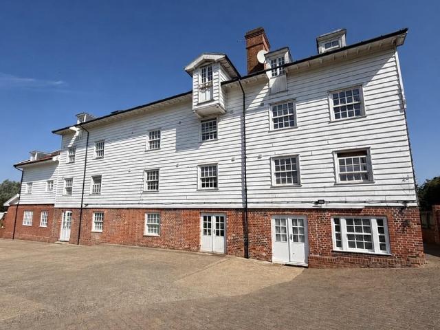 Flat for sale in Bedingfield, Suffolk