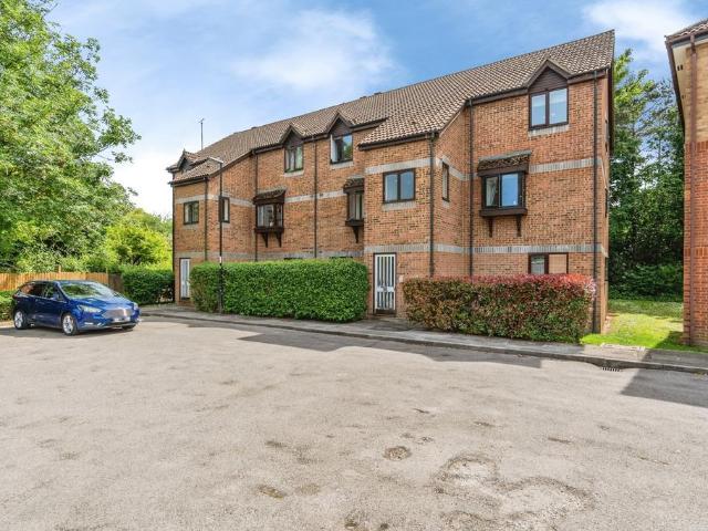 Flat for sale in Redbridge, City Of Southampton
