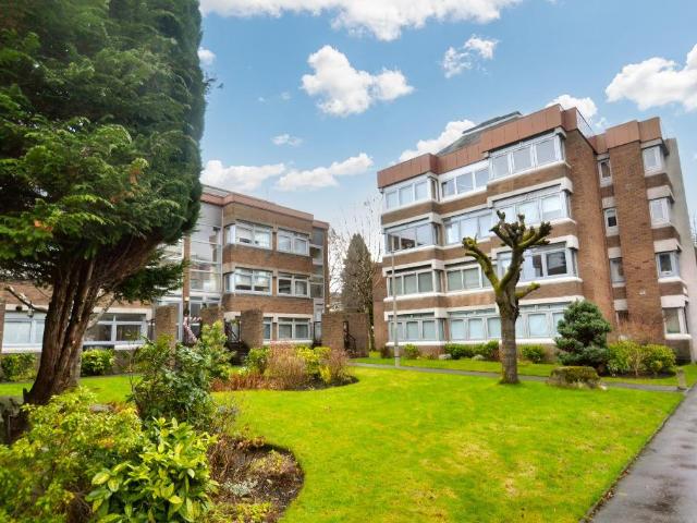 Flat for sale in Langside, Scotland