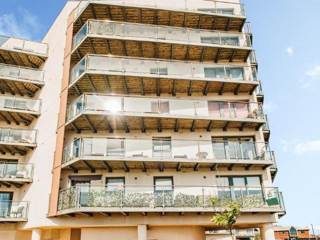 Flat for sale in Fishersgate, West Sussex
