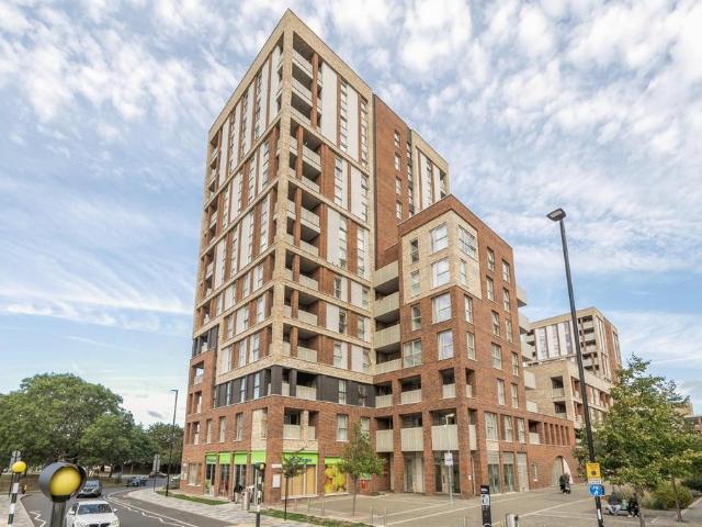 Flat for sale in Southmere, Greater London