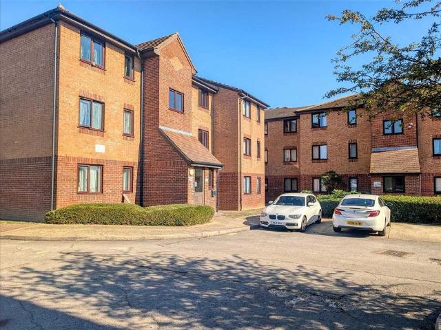 Flat for sale in Brightlingsea, Tendring